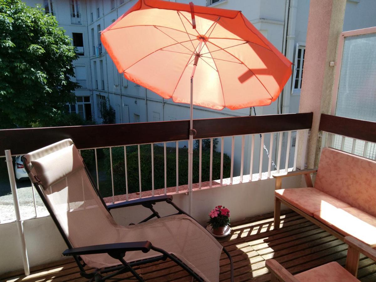 Le Pardeilhan Appt Chaleureux, Lumineux Avec Terrasse Et Parking En Coeur De Ville Bagneres-de-Luchon Exterior photo