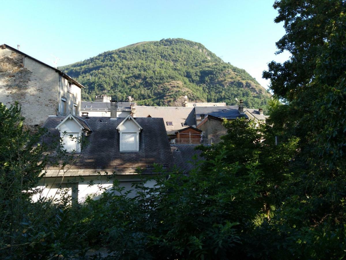 Le Pardeilhan Appt Chaleureux, Lumineux Avec Terrasse Et Parking En Coeur De Ville Bagneres-de-Luchon Exterior photo