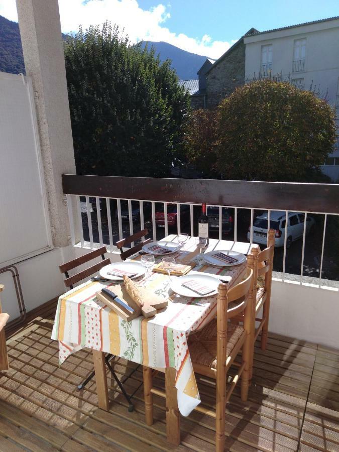 Le Pardeilhan Appt Chaleureux, Lumineux Avec Terrasse Et Parking En Coeur De Ville Bagneres-de-Luchon Exterior photo